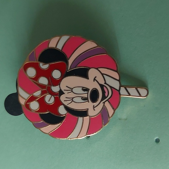 Disney | Jewelry | Disney Minnie Mouse Pin | Poshmark